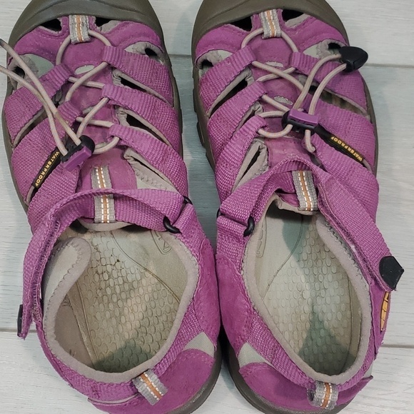 Keen Mens Newport Outdoor Waterproof Sandals Flats shoes sz 6